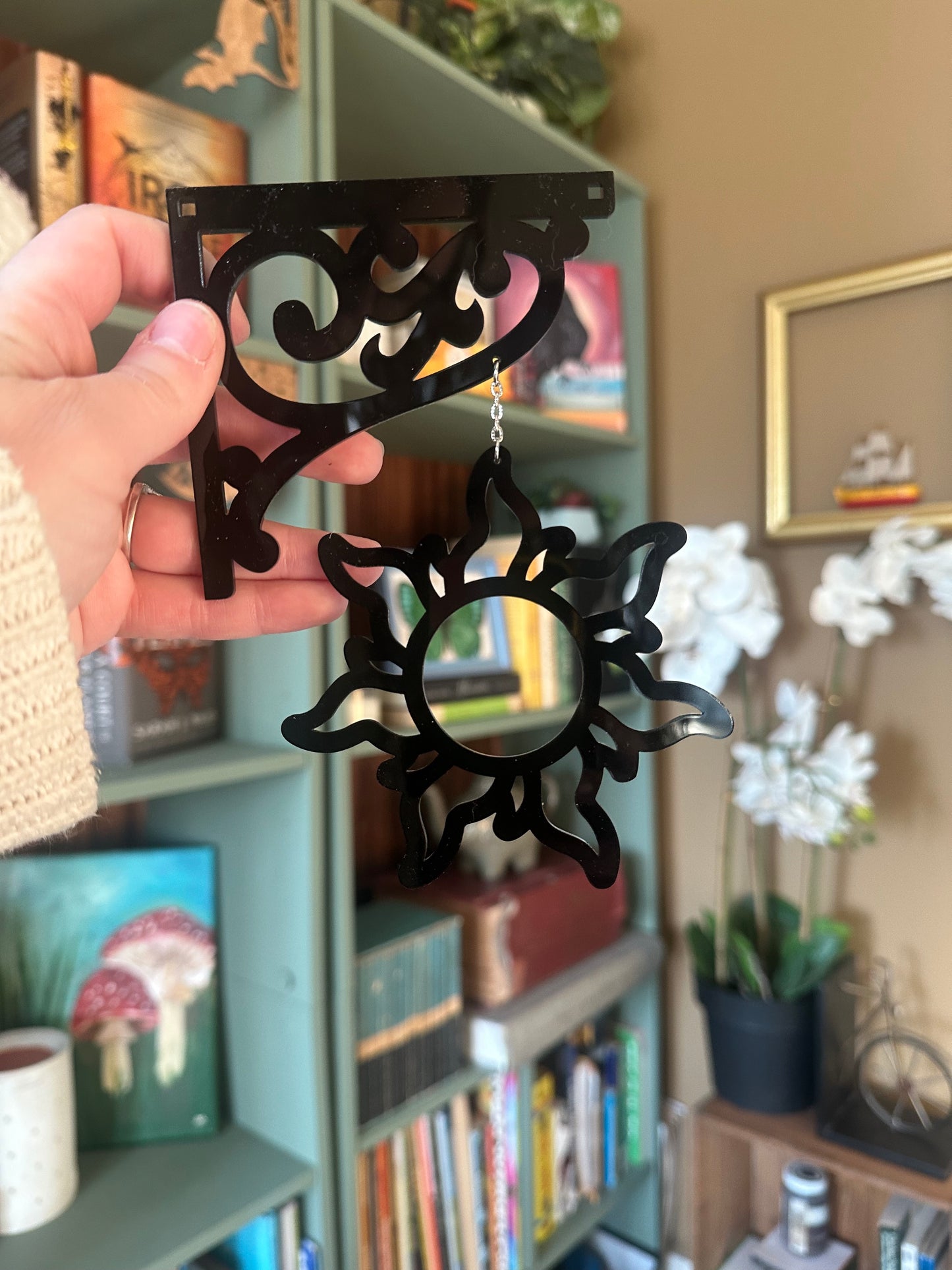 Sun Shelf Hanger