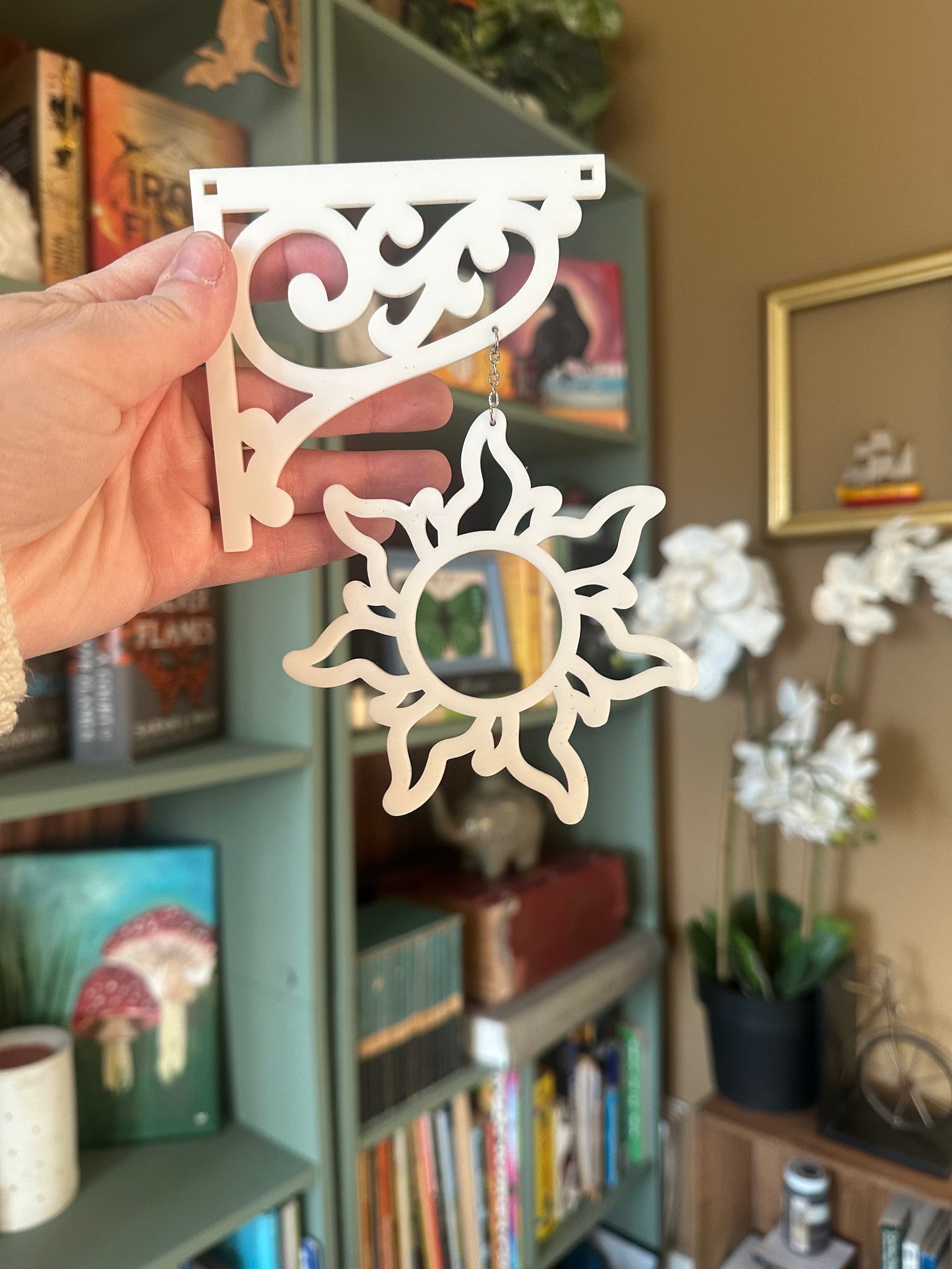Sun Shelf Hanger