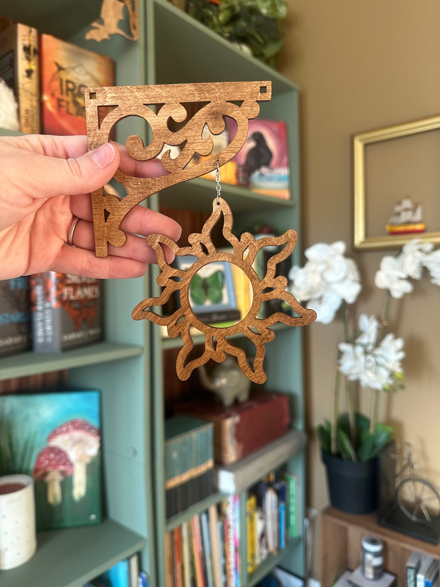 Sun Shelf Hanger