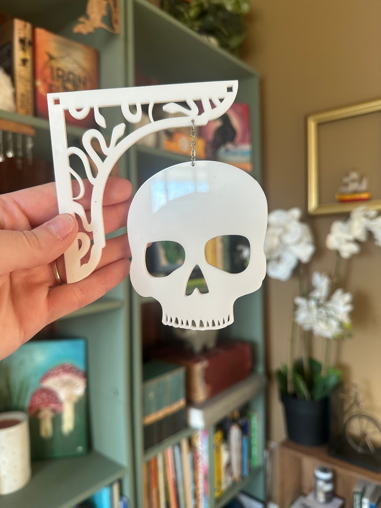 Skull-Snake Shelf Hanger