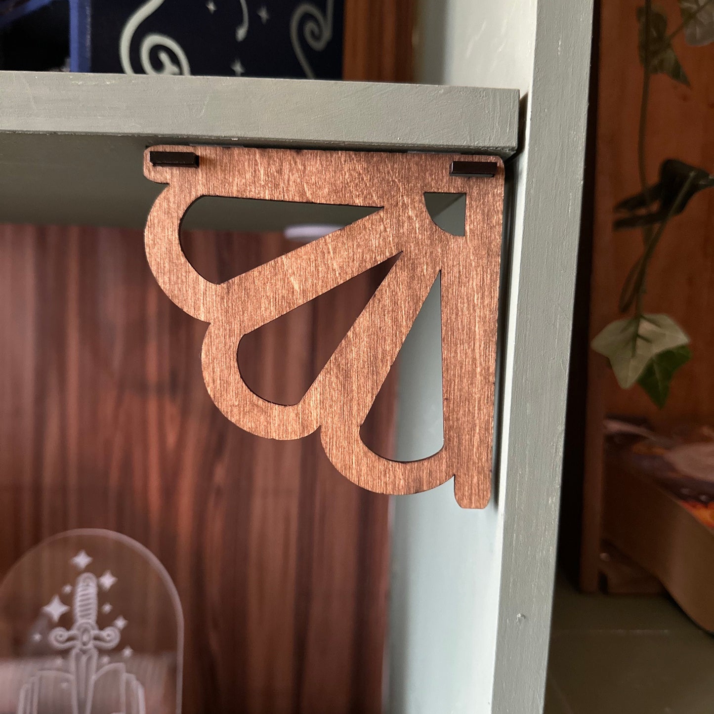 Scalloped Corner Hanger Set