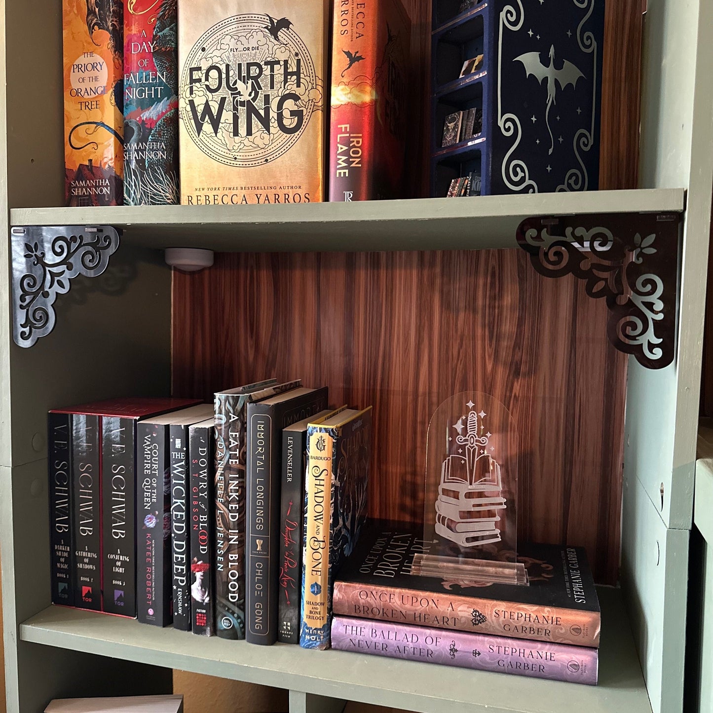 Flourish Corner Hanger Set