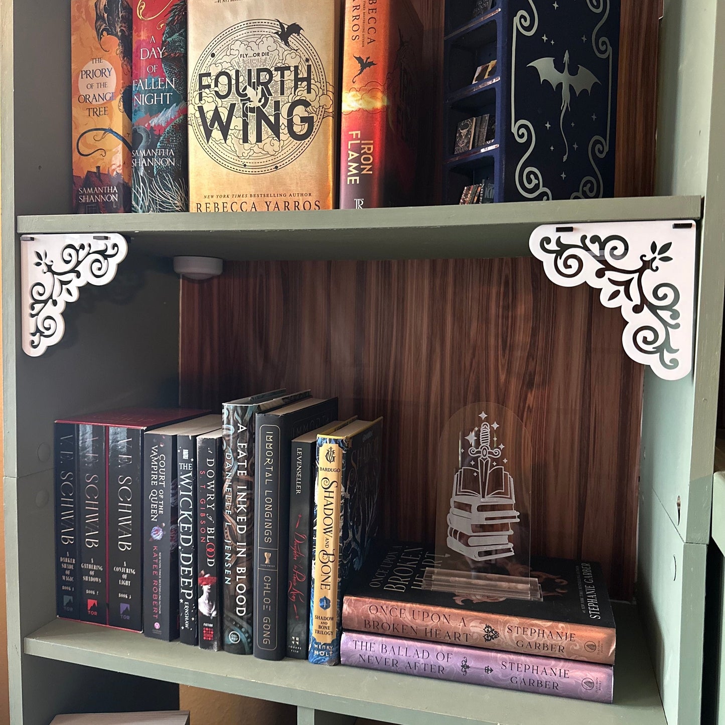 Flourish Corner Hanger Set