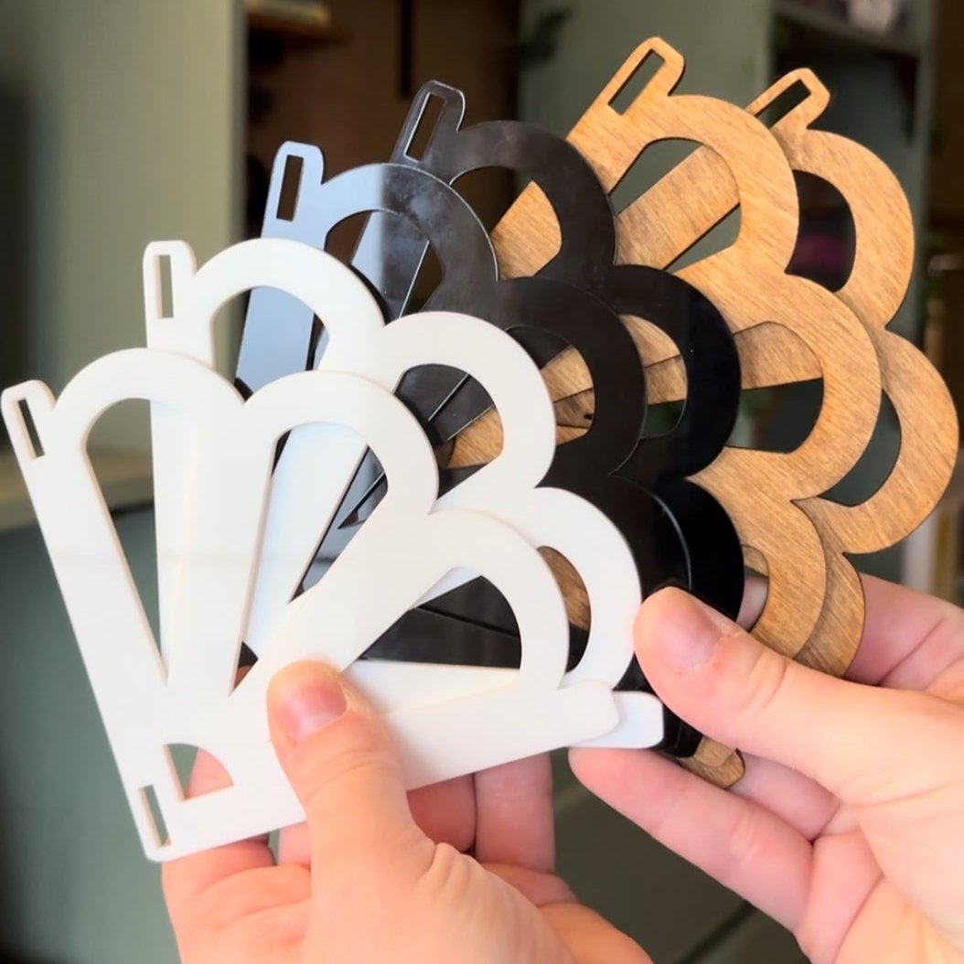 Scalloped Corner Hanger Set