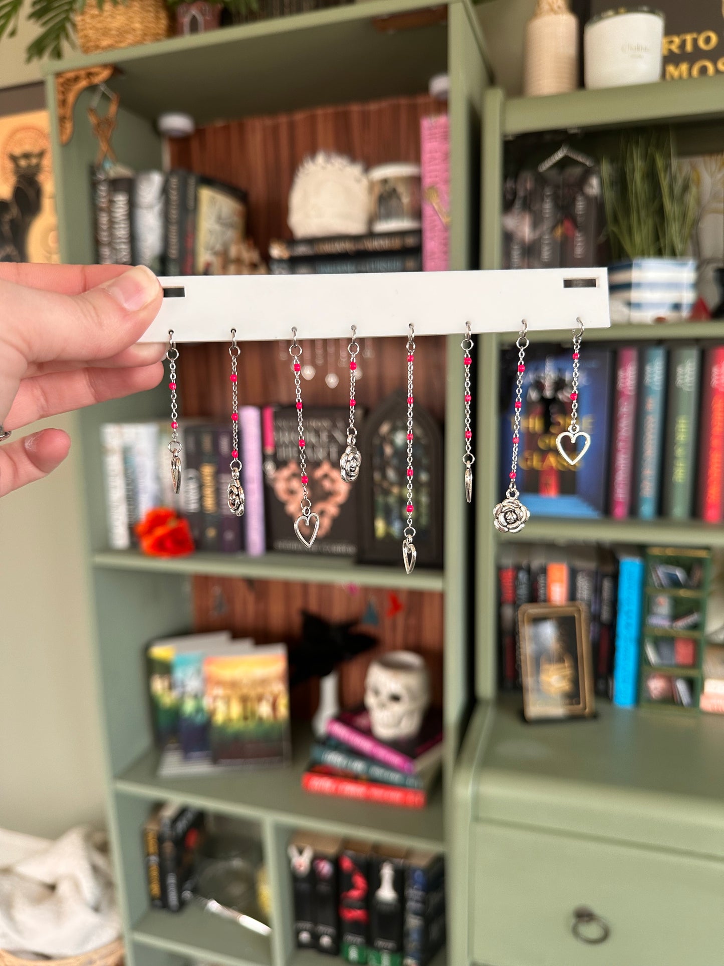 Roses & Hearts Charm Shelf Hanger