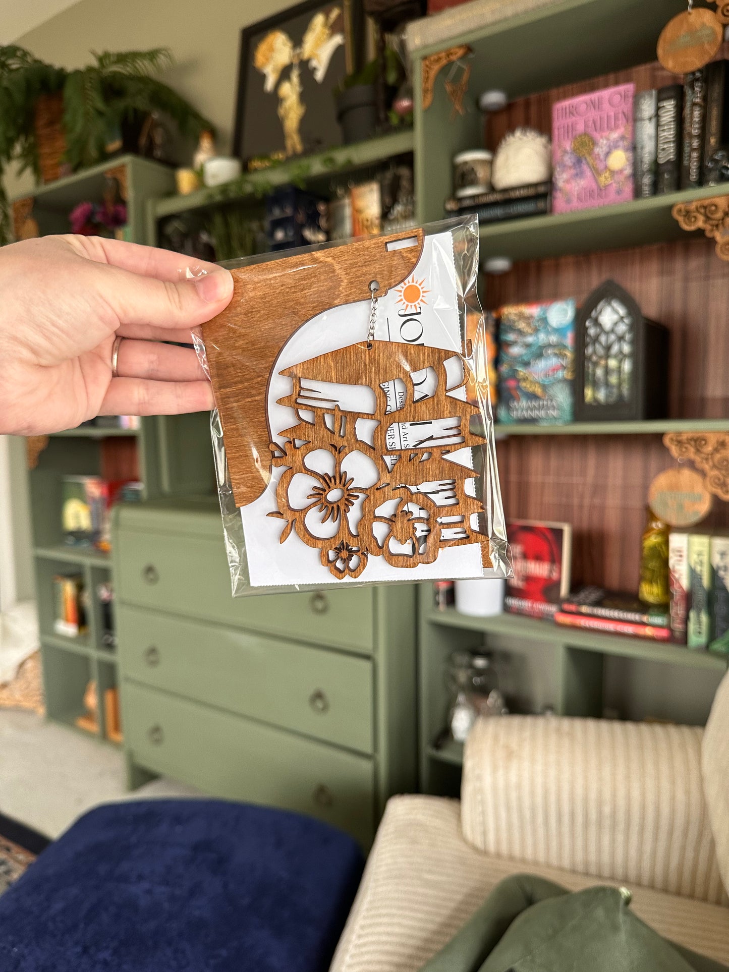 (CLEARANCE) Stained Wood Shelf Decor