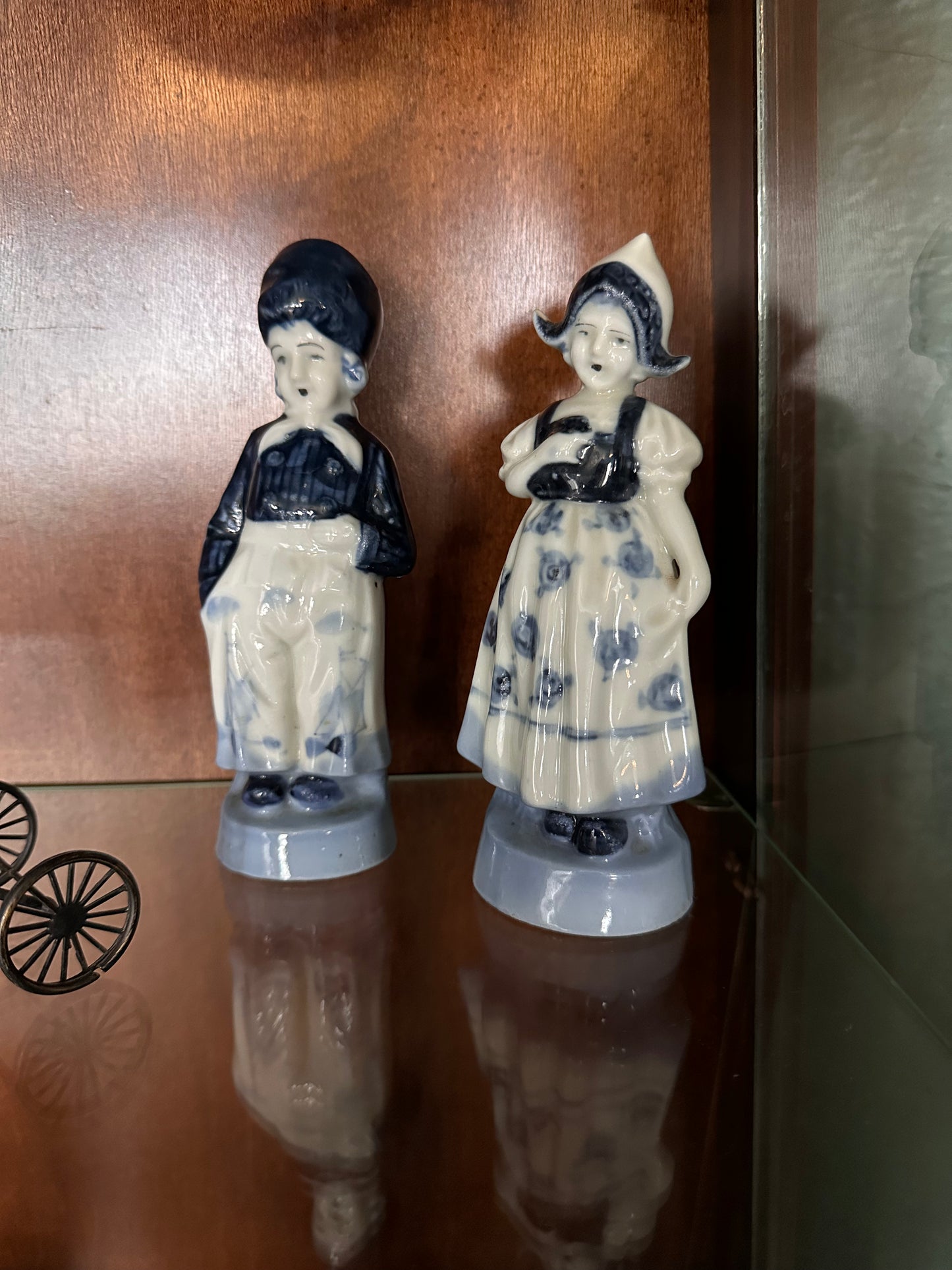 Set of vintage porcelain figurines.