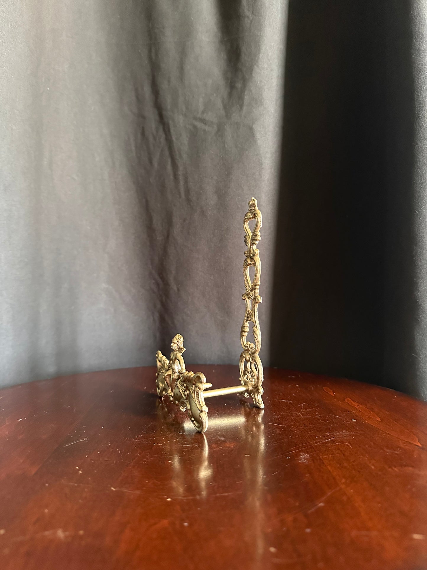 Silver Cherub Easel