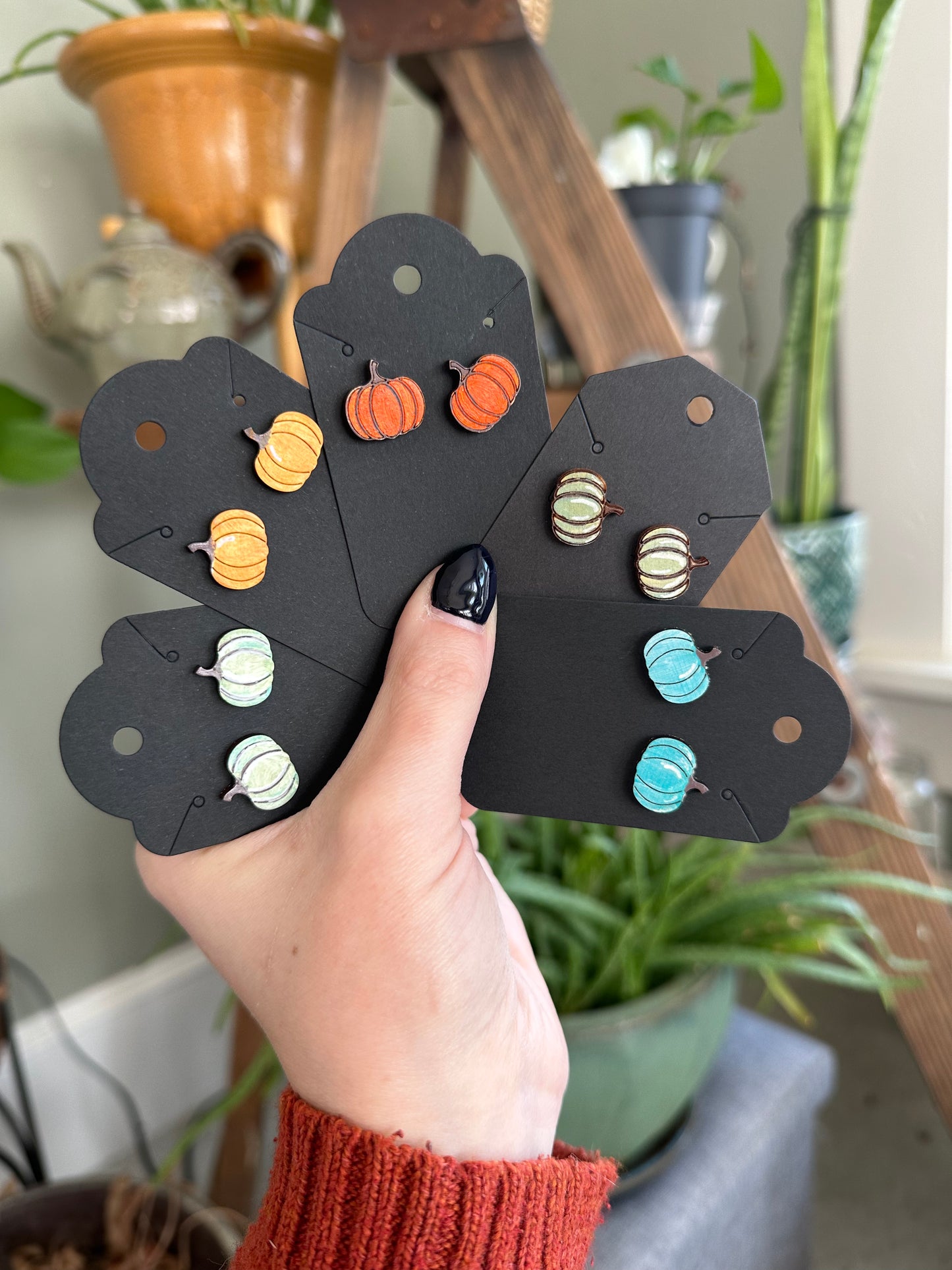 (CLEARANCE) Pumpkin Stud Earrings