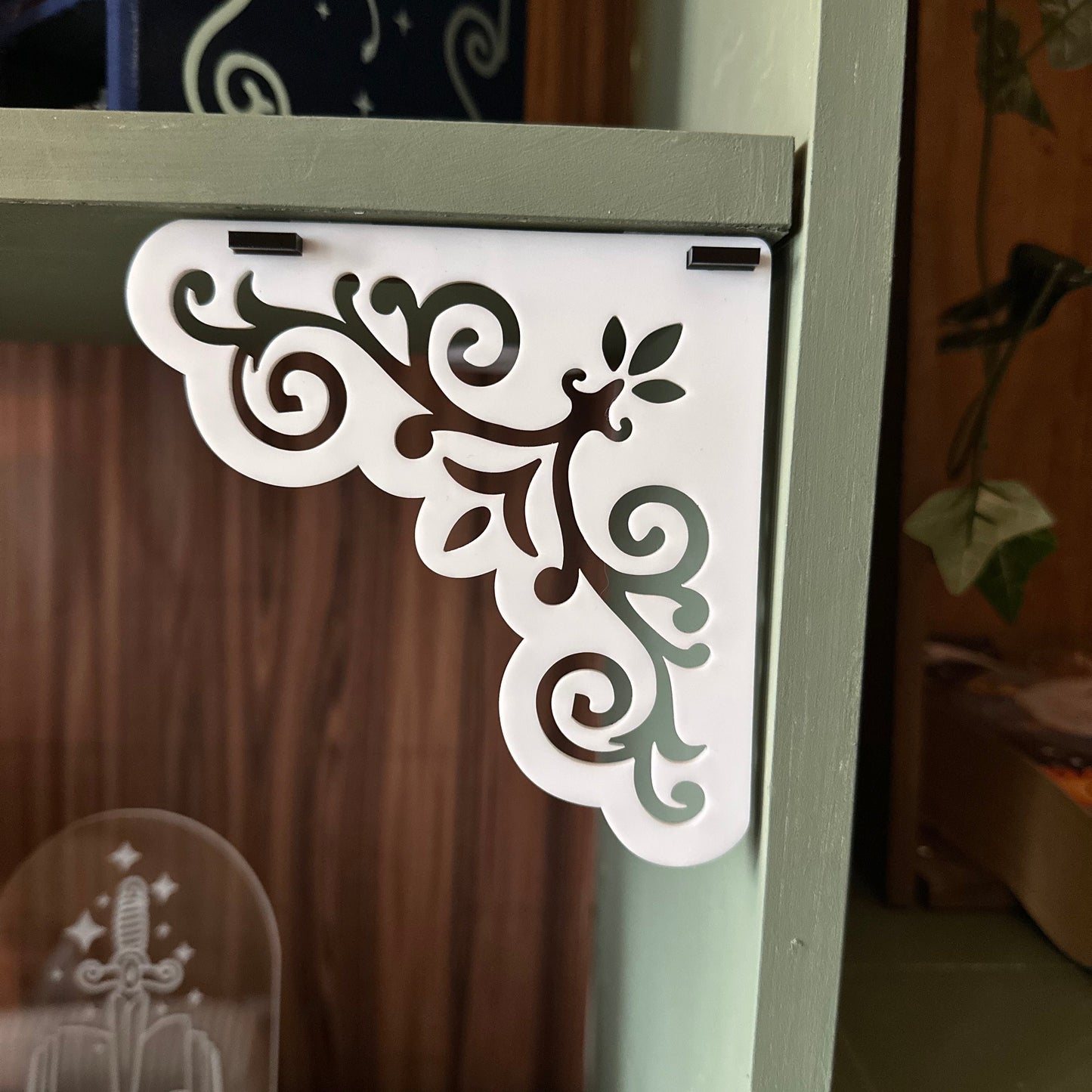 (NEW) Flourish Corner Hanger Set