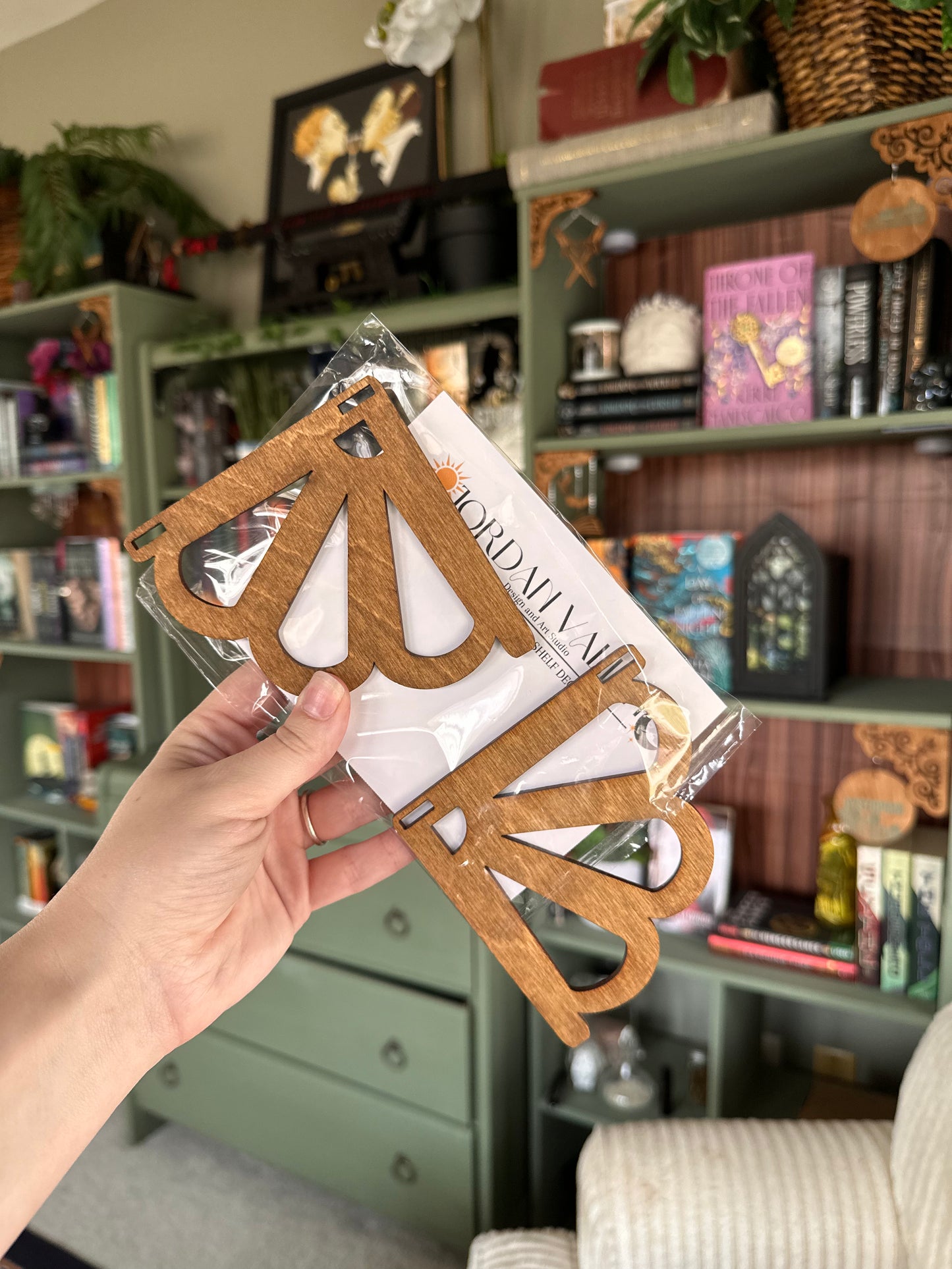 (CLEARANCE) Stained Wood Shelf Decor